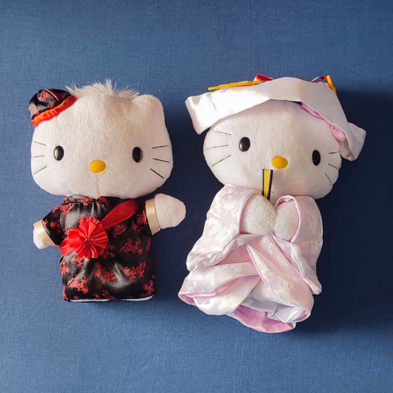 Boneka Hello Kitty wedding preloved