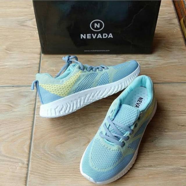 Sepatu nevada YQ18BL