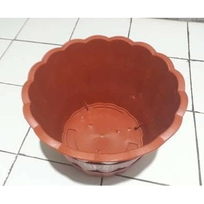 pot bunga motif kayu 35cm warna merah bata