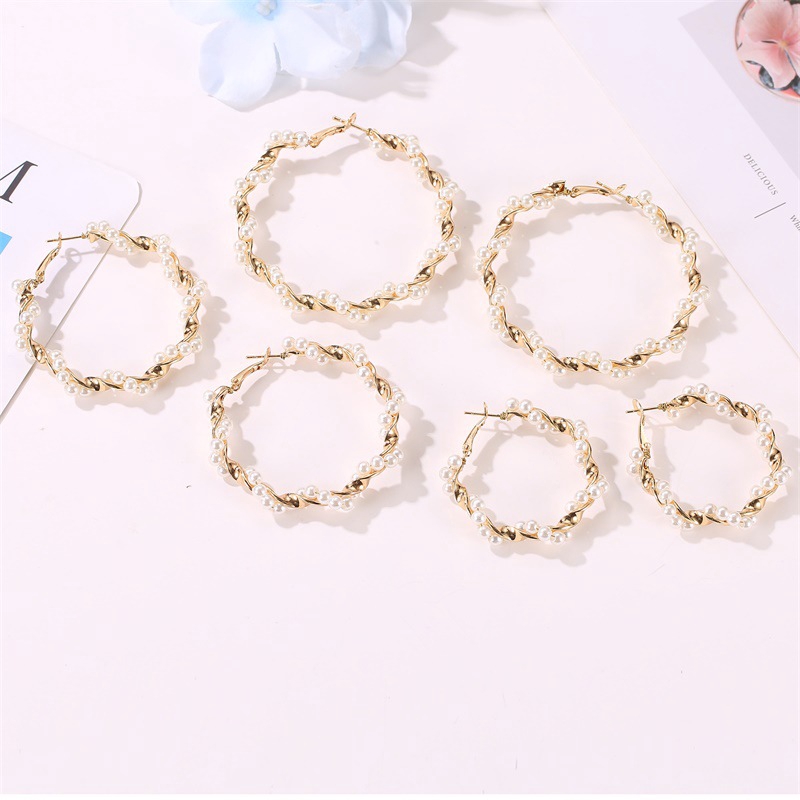 Anting Lingkaran Anting-Anting Korea Besar Anting Mutiara Yang Dibungkus Aksesori Wewangian Kecil