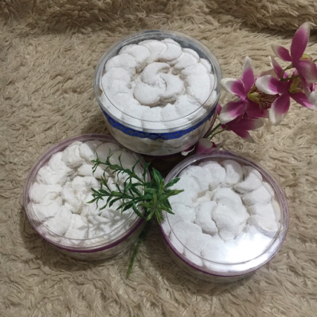 

Kue Lebaran Homemade Putri Salju