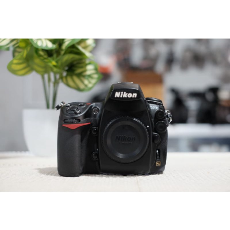 NIKON D700 BODY ONLY SUDAH FULL FRAME TINGGAL PAKAI SC 20K