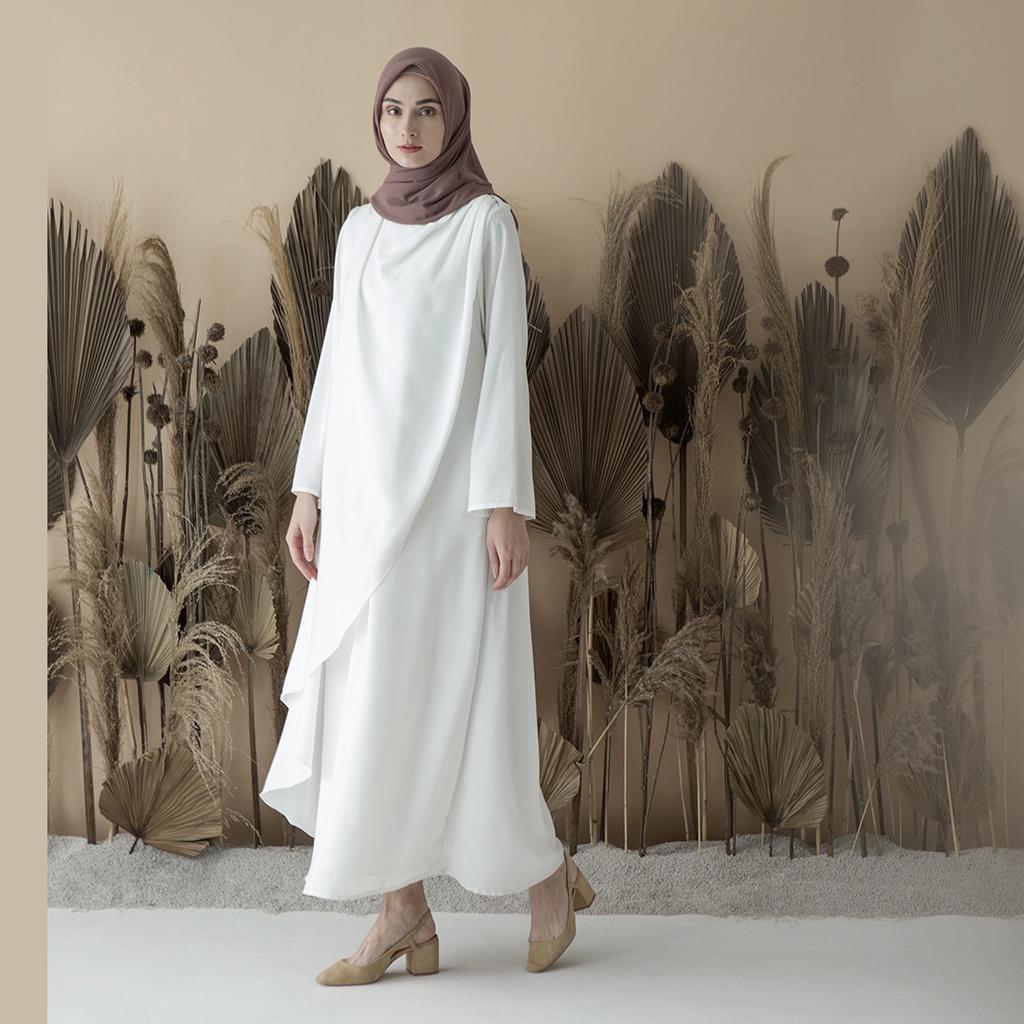 Aura by Aska Label - Gamis crepe lengan panjang, busui friendly, details drape warna Hitam, Offwhite, Taupe, Raspberry