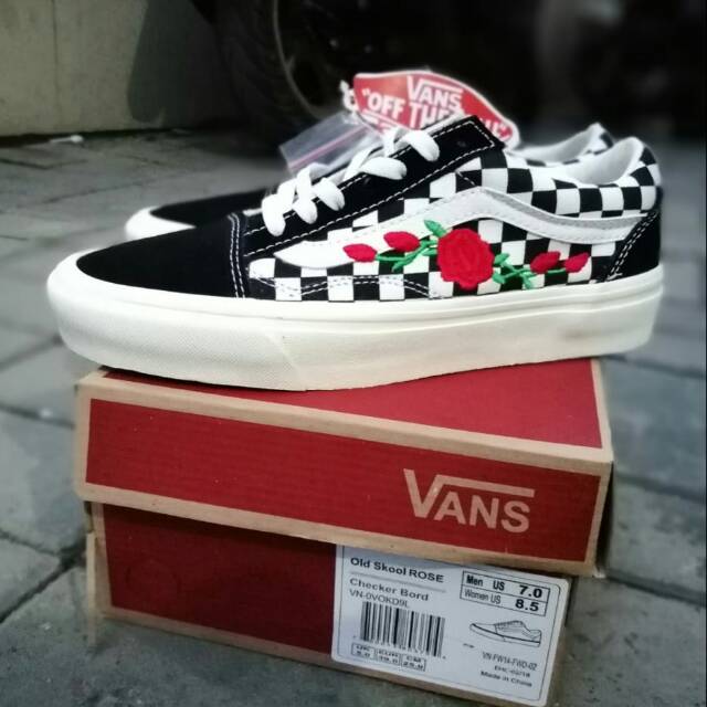sepatu vans checker