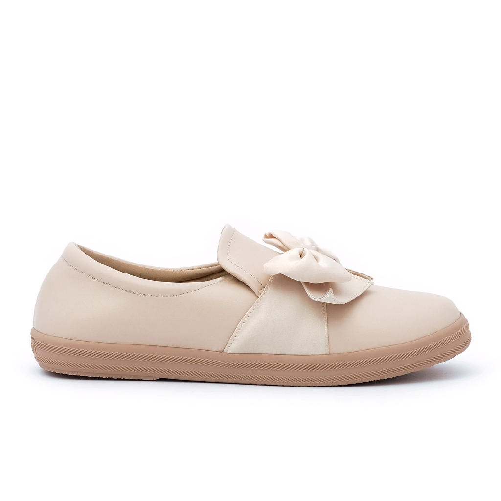 KHK by Khakikakiku Amora Slip On Cream