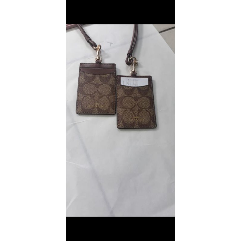 

Coach Lanyard Sign Saddle