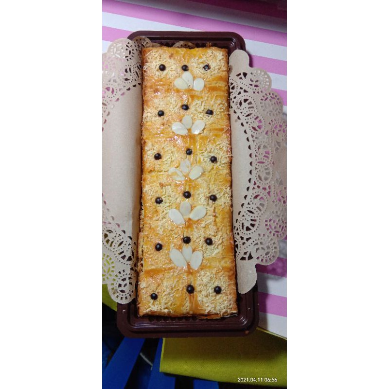

LEKKER HOLLAND / BOTERKOEK (uk 30 X 10 cm)