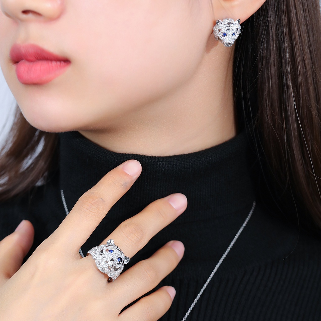 Set Anting Stud Kalung Cincin Berlian Sapphire Tiger Girl Bahan Stainless Untuk Aksesoris