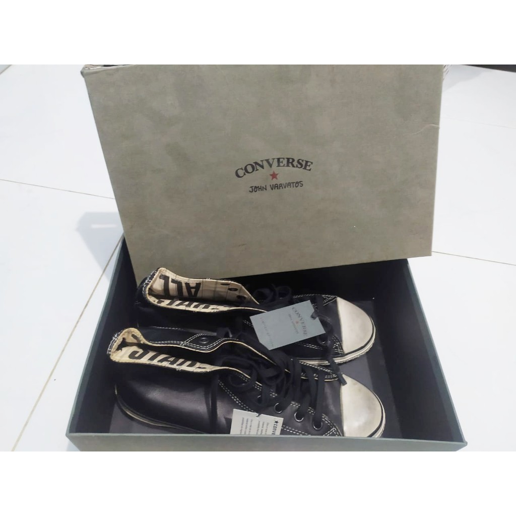 Sepatu John Varvatos