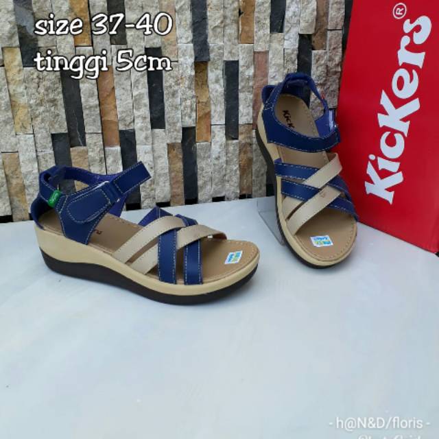 Sepatu sandal kickers wanita
