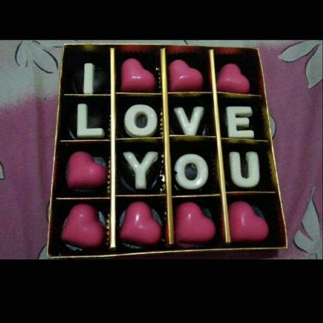 

Coklat valentine 16 sekat / ultah / hadiah / anniv