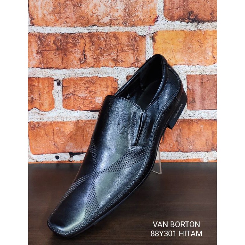 sepatu pria , sepatu cowok , sepatu slip on cowok , sepatu casual/formal VAN BORTON