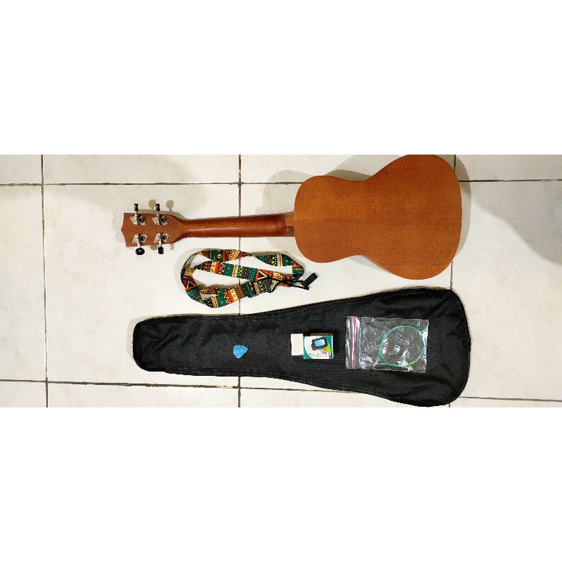 Ukulele Concerto Promo Bonus Tas Senar Tuner Strap Pick