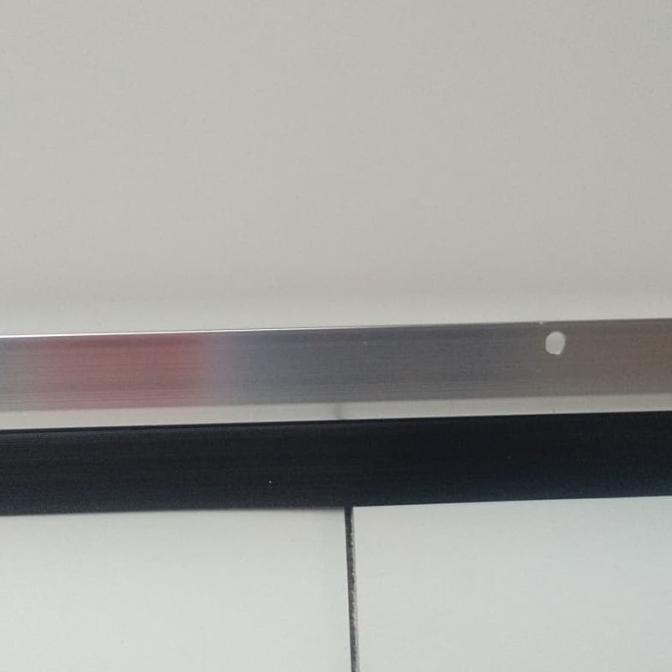 Door Seal Karet Bahan Almunium Penutup Bawah Pintu