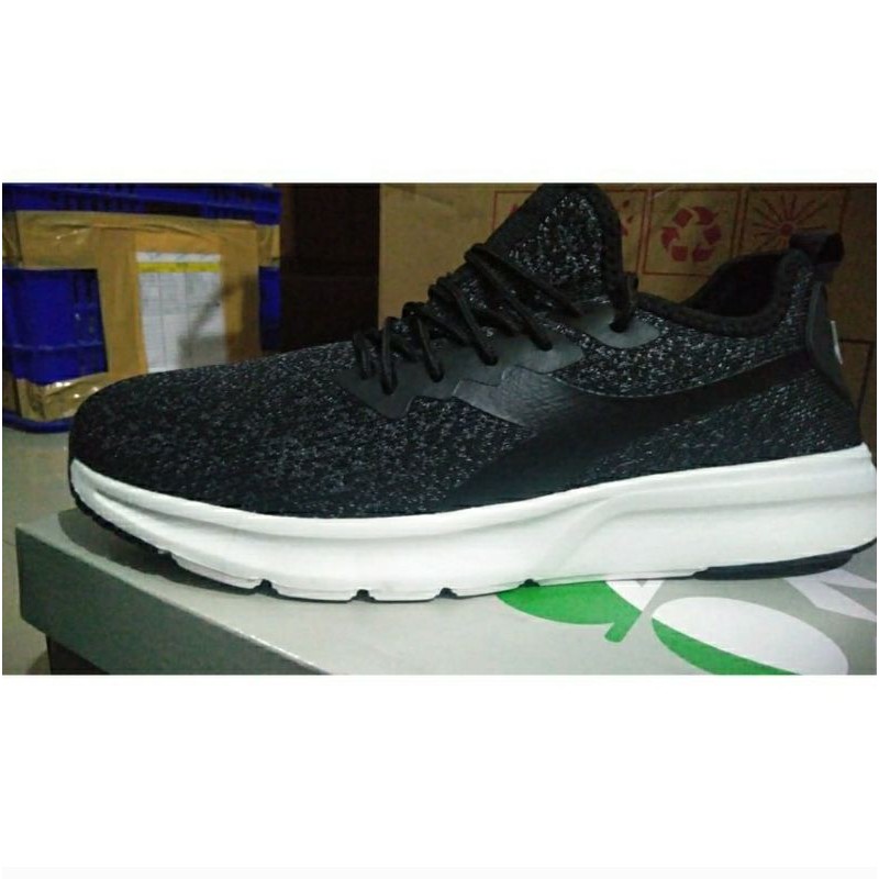 Nama Produk  :    Sepatu Pria Sneaker Diadora Tiberio DIACA90805BK Original