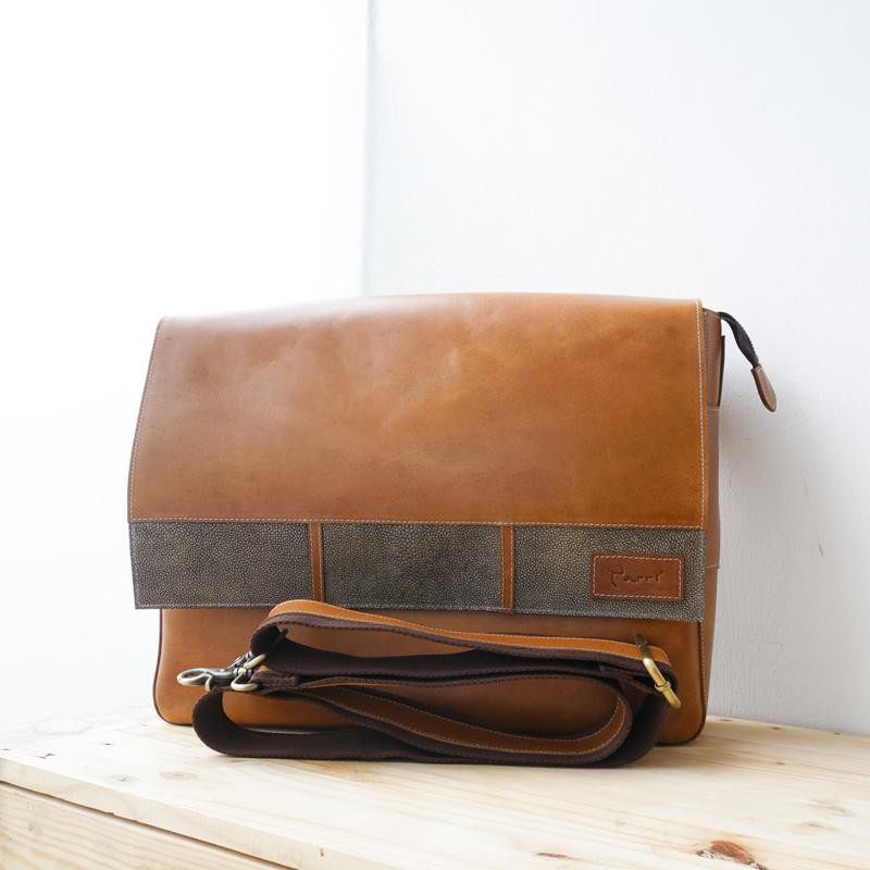 (PARRI) LANANG Bag - Tas Pria Kulit Ikan Pari - BROWN