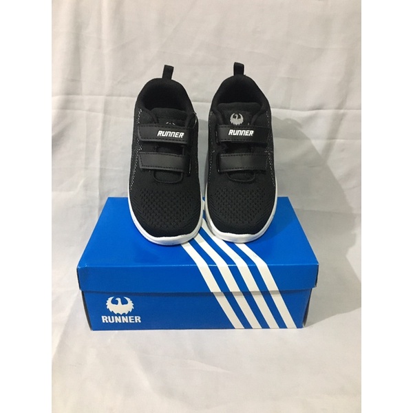 Sepatu sekolah perekat anak RUNNER DRAGON 04 HITAM/PUTIH