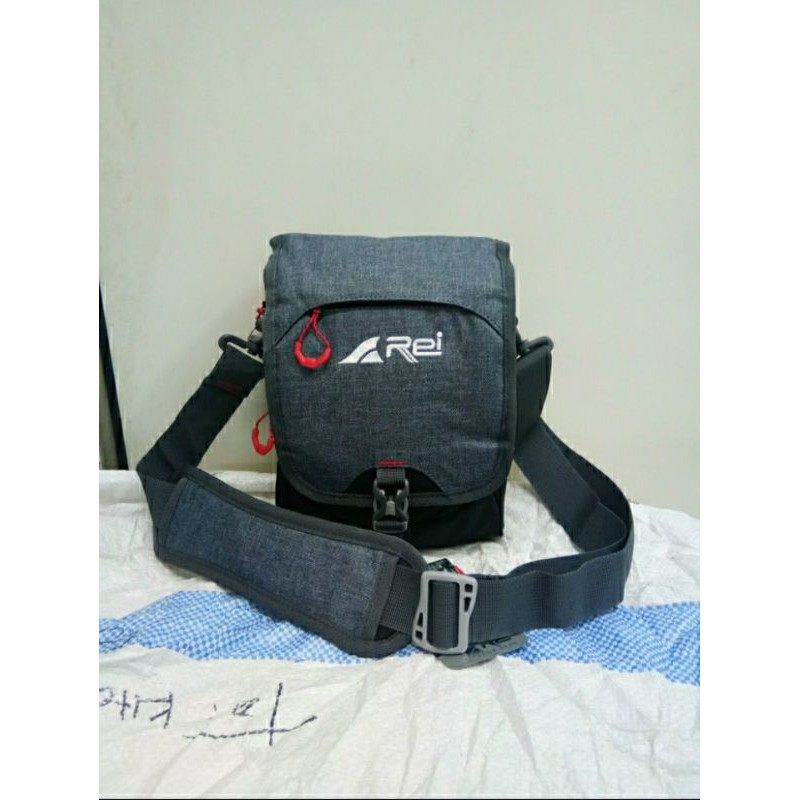 Tas selempang REI Kinabalu Ori