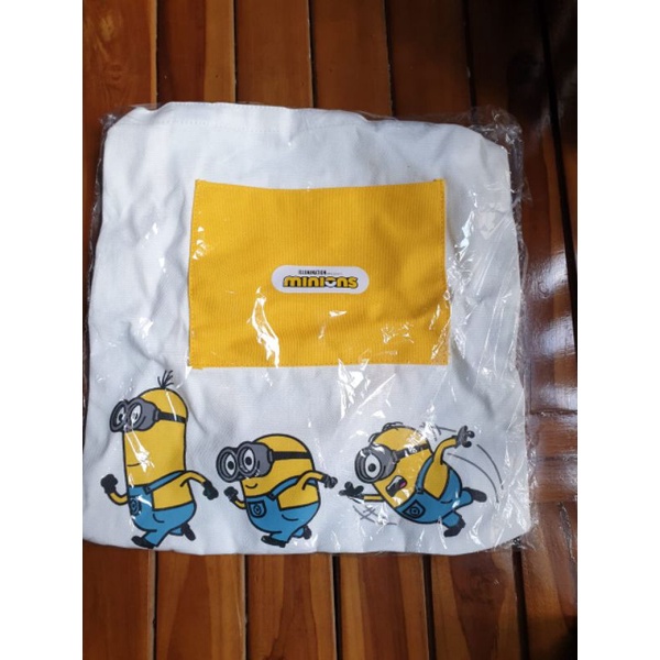 Totebag minion chatime