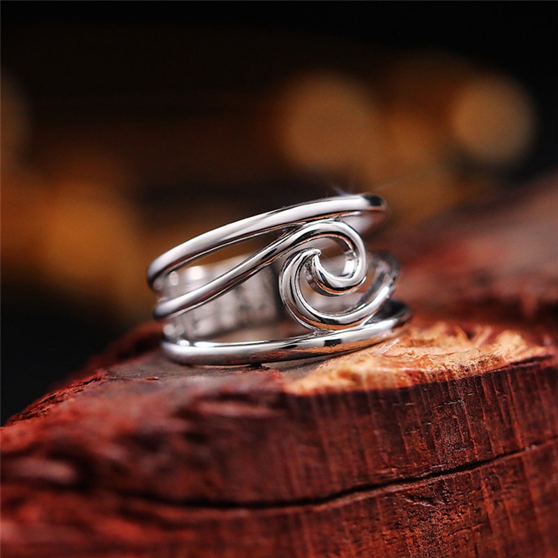 Cincin Model Lebar Bahan Metal Warna Silver Untuk Wanita