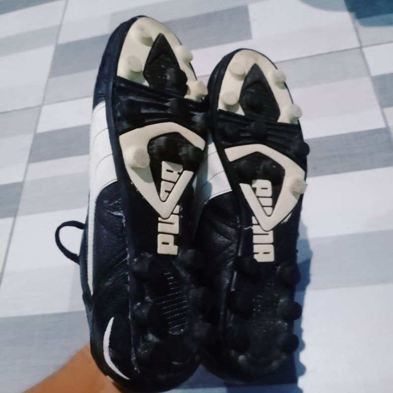 sepatu bola bekas second original