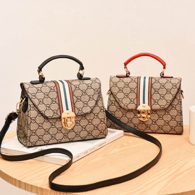 NEW Tas Selempang G.D Key Chain / Sling Bag G.D / Hand Bag G.D