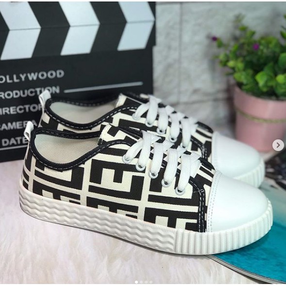 Sepatu Sneakers S830