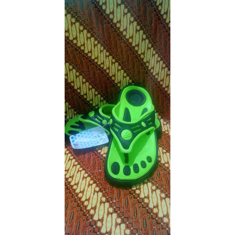sandal plastik/karet anak2 size 35
