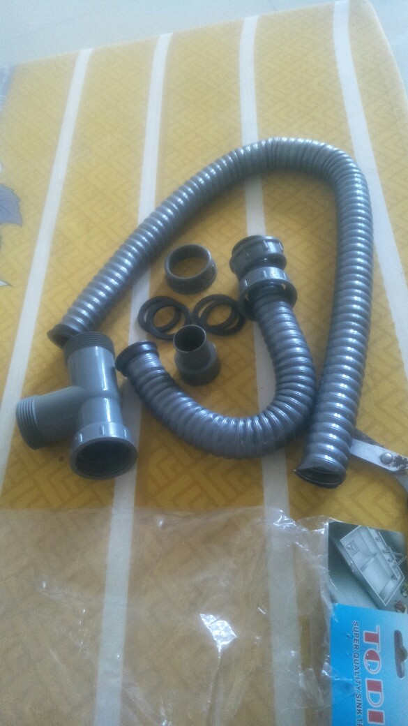 Selang Cuci Piring 2 Lubang Cabang 1 1/2