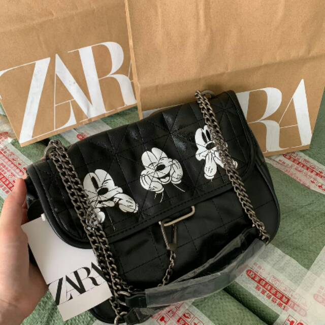 tas wanita ZARA PYRAMID MICKEY ORI
KUALITAS IMPORT
Fashion import jakarta