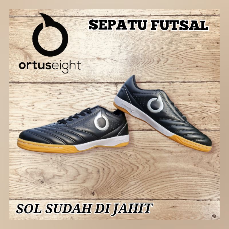 SEPATU FUTSAL ORTUSEIGHT PRIA SOL DI JAHIT SEKELILING SIZE 34 - 43 / SEPATU PUTSAL SEPAKBOLA INDOOR SOCCER RUNNING JOGGING / SEPATU SEKOLAH HITAM COWOK / SEPATU OLAHRAGA LARI RUNNING TENIS MEJA PINGPONG