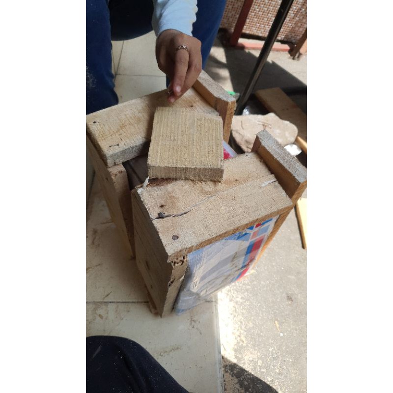 

Packing Kayu