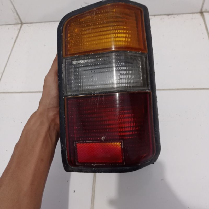 stoplamp sein reting belakang sebelah kanan mitsubishi l300 minibus