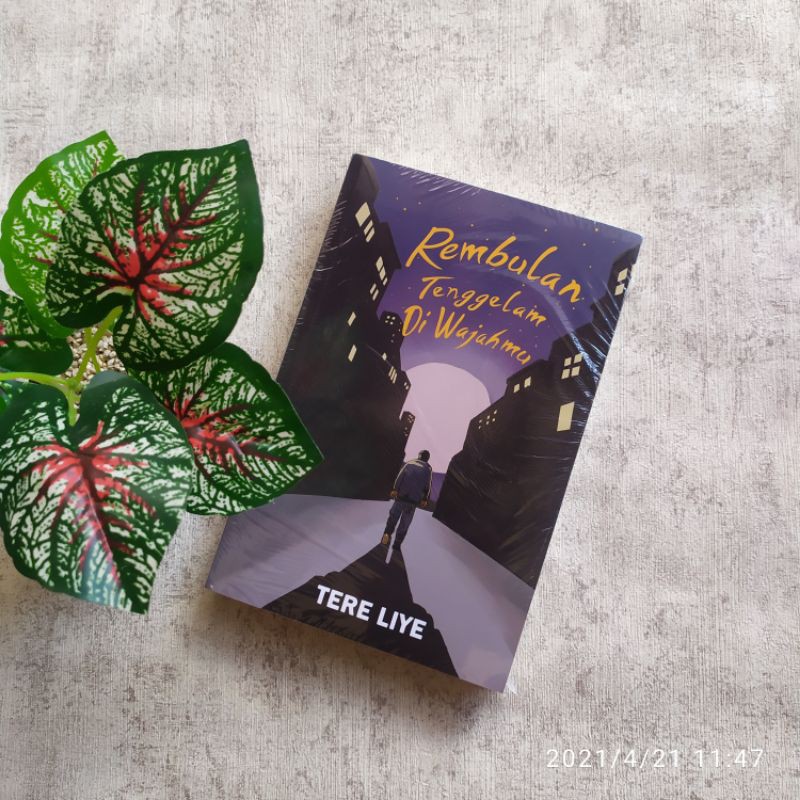 Rembulan Tenggelam Di Wajahmu