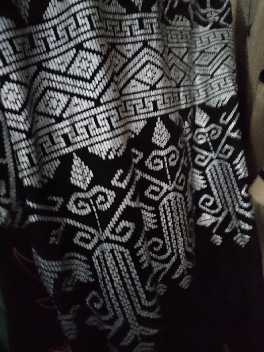 Kemeja Batik Lengan Panjang Pria Motif Anjani Prada