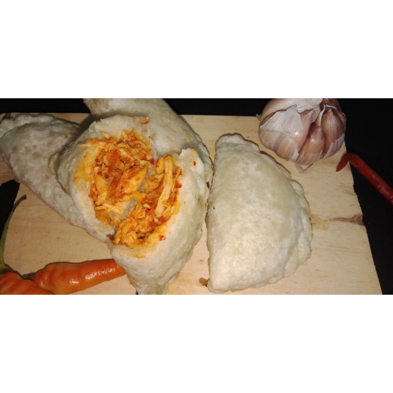 

cireng gonjreng/ cireng isi ayam suwir pedas