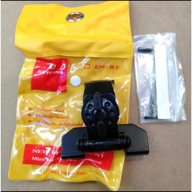 PAKET RIG MOTOROLA GM 338 UHF 403-470MHZ PLUS ANTENA SKY MC200 KABEL TEPLON BREKET BAGASI