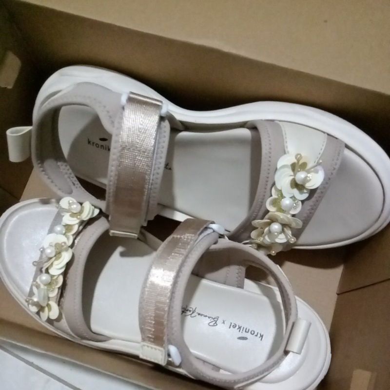 Preloved Kronikel Project X Bianca Kartika YEPPO IVORY