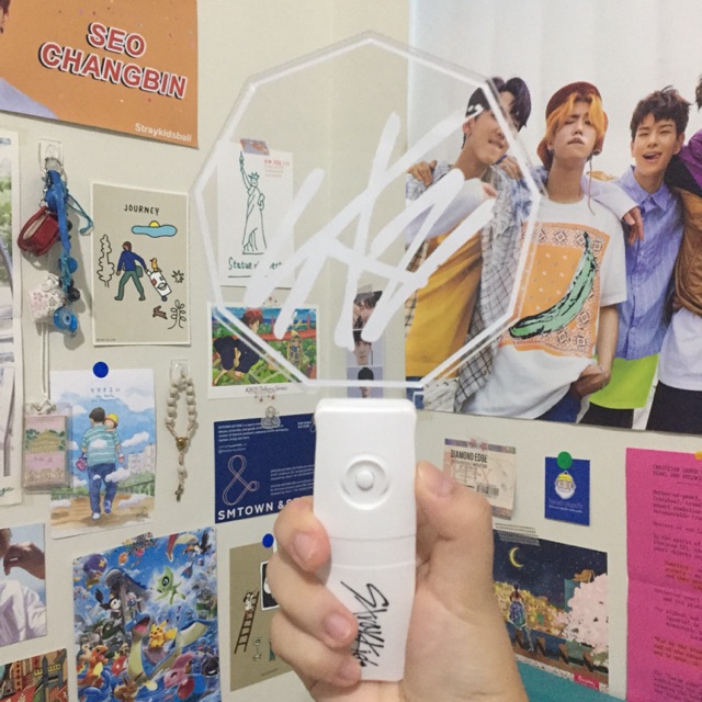 Straykids Lightstick Unveil Tour