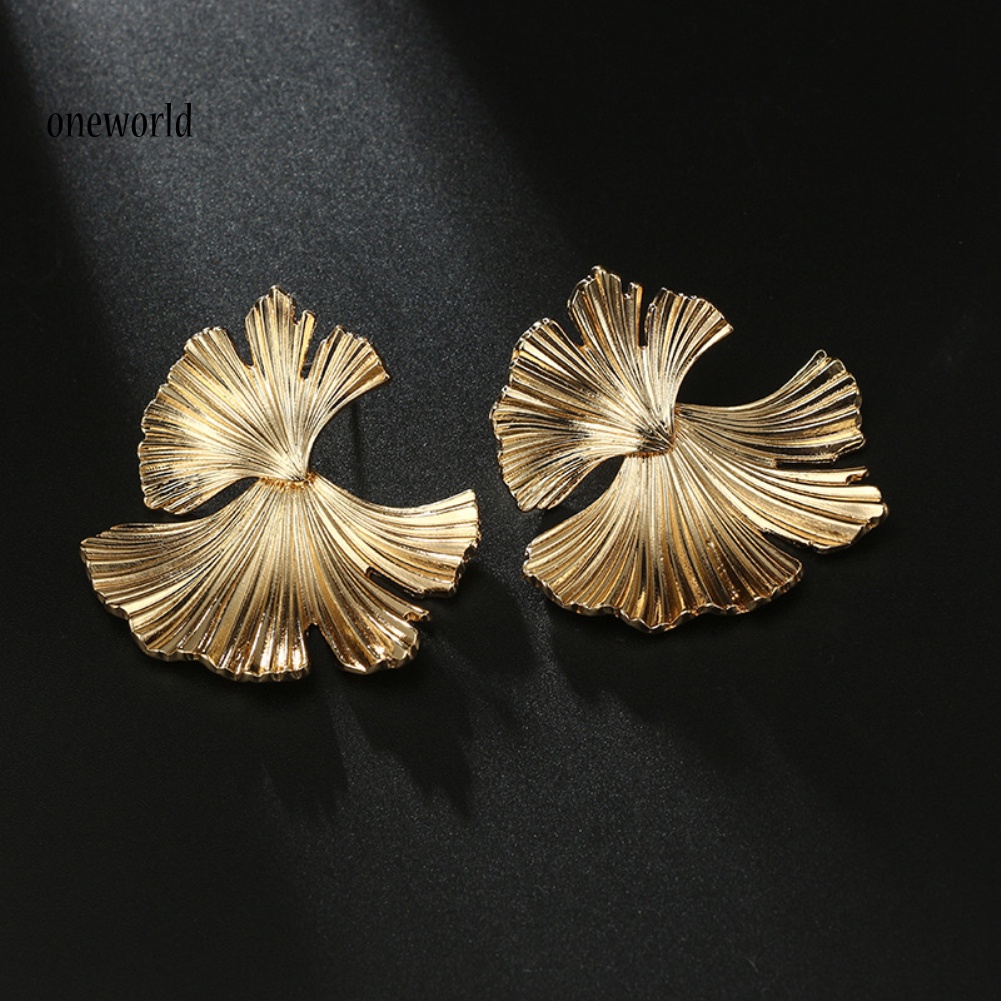 Oneworld Anting Tusuk Gantung Statement Wanita Desain Daun Ginkgo Asimetris Gaya Vintage Untuk Hadiah