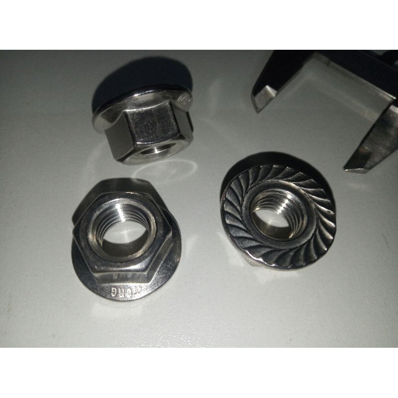 Mur flange M14 stainless 304 A2-70