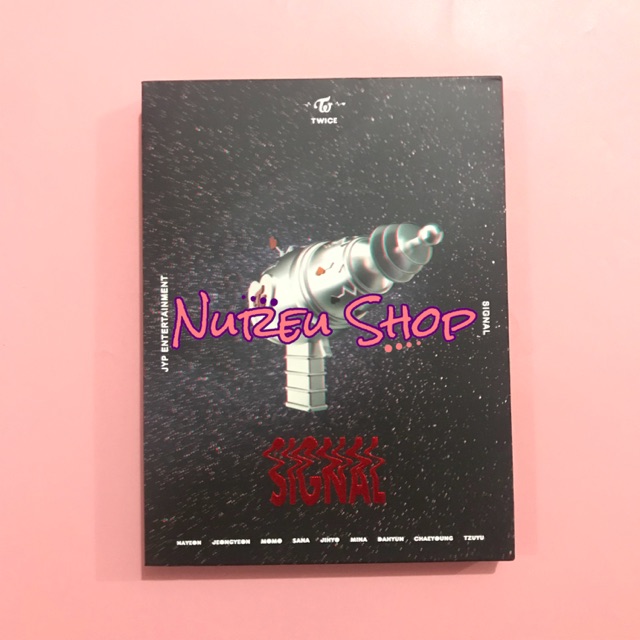 TWICE - Signal Monograph (DVD & Photobook)