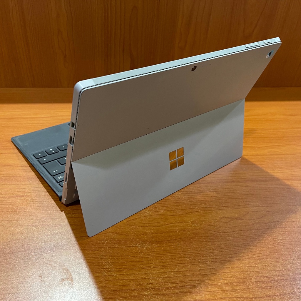 Microsoft Surface Pro 4 Ci5 6300U 2.5GHZ RAM 8 GB SSD 256 GB