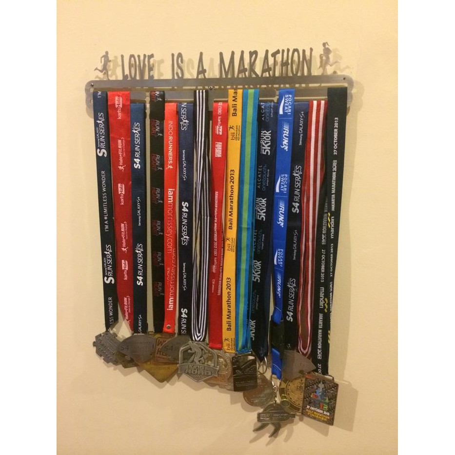 MEDAL HANGER - GANTUNGAN MEDALI - LOVE IS A MARATHON