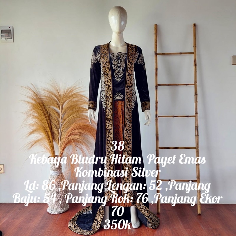 kebaya bludru sale