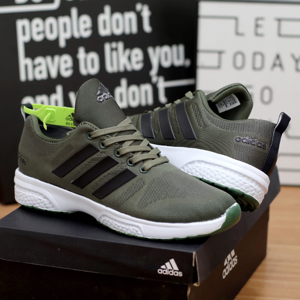 TERLARIS SEPATU  PRIA OLAHRAGA SNEAKERS SEPATU  ADIDAS  TENIS 