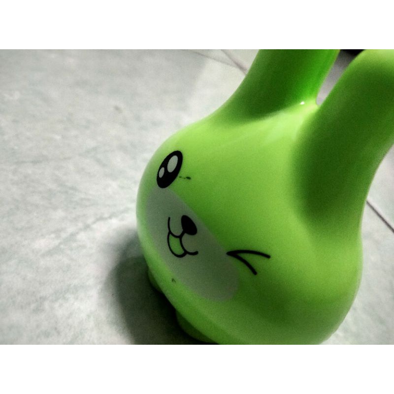 

Rautan Dua Lubang Besar & Kecil