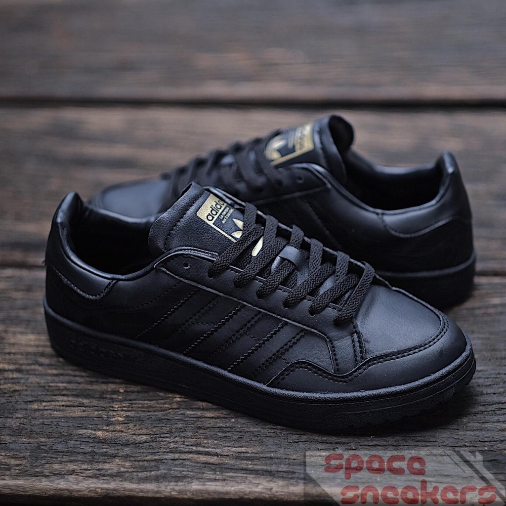 ADIDAS TEAM COURT ALL BLACK LEATHER ORIGINAL BNWB
