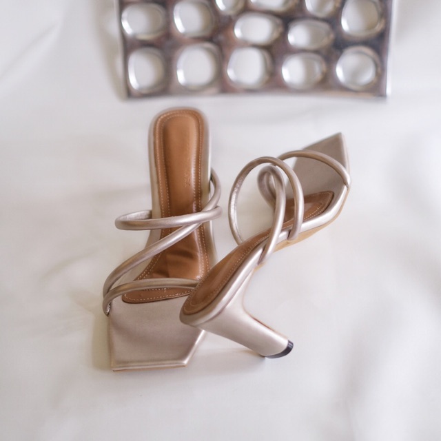 Rebecca Tamara X Deesbe ( limited edition unique heels ) / deesbe shoes