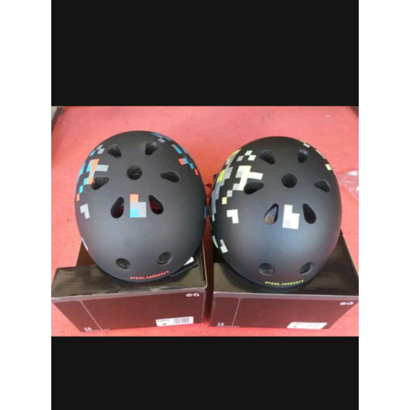 Helm polygon pixel helm sepeda